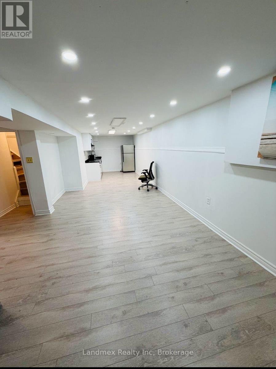 Lower - 6636 Edenwood Drive, Mississauga, Ontario  L5N 3J9 - Photo 6 - W12569752