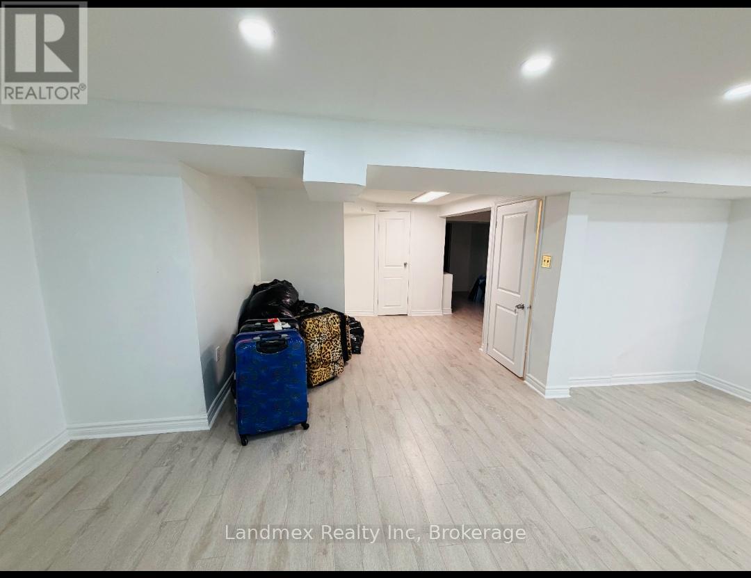 Lower - 6636 Edenwood Drive, Mississauga, Ontario  L5N 3J9 - Photo 5 - W12569752