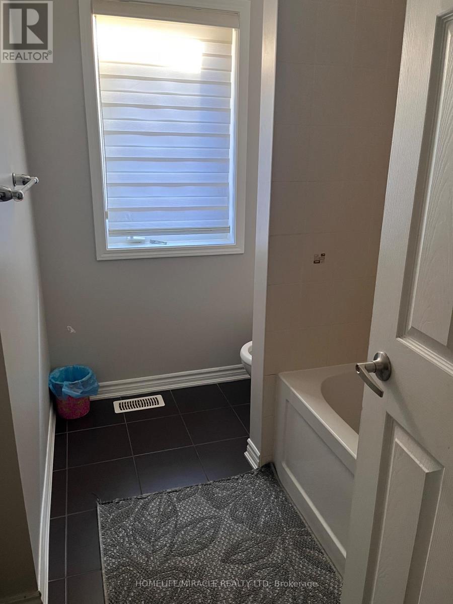 12 Meadowcrest Lane, Brampton, Ontario  L7A 0T8 - Photo 18 - W12569596