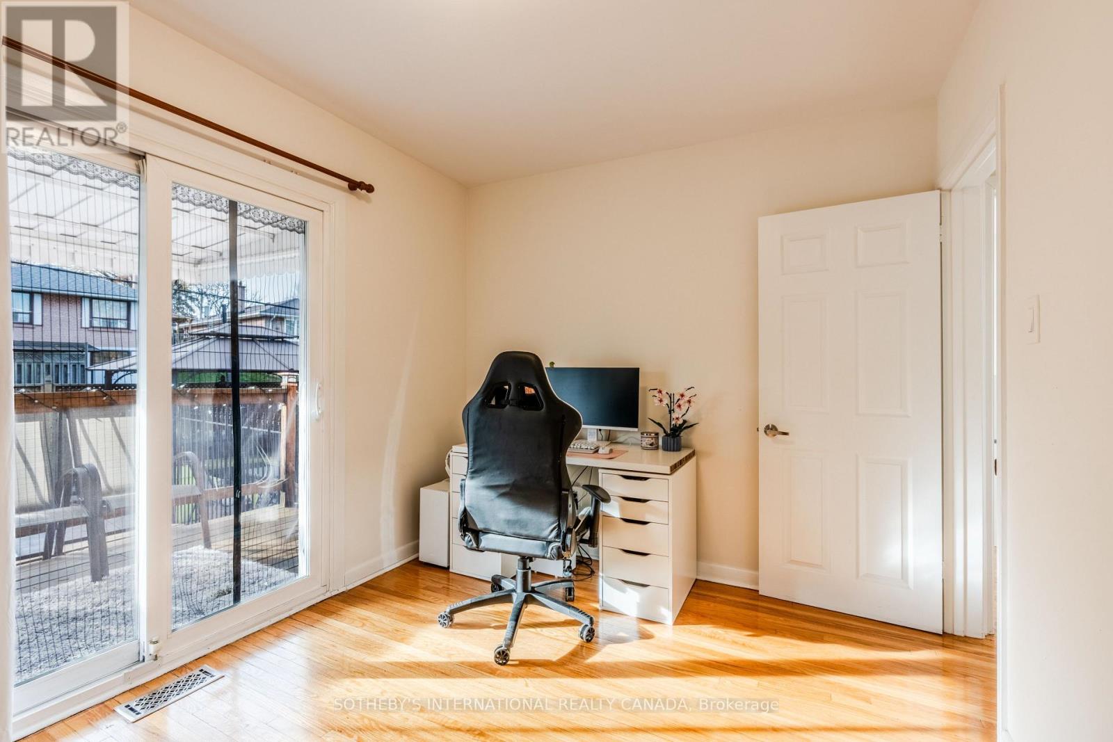 11 Buckhorn Place, Toronto, Ontario  M9V 2P3 - Photo 15 - W12575818