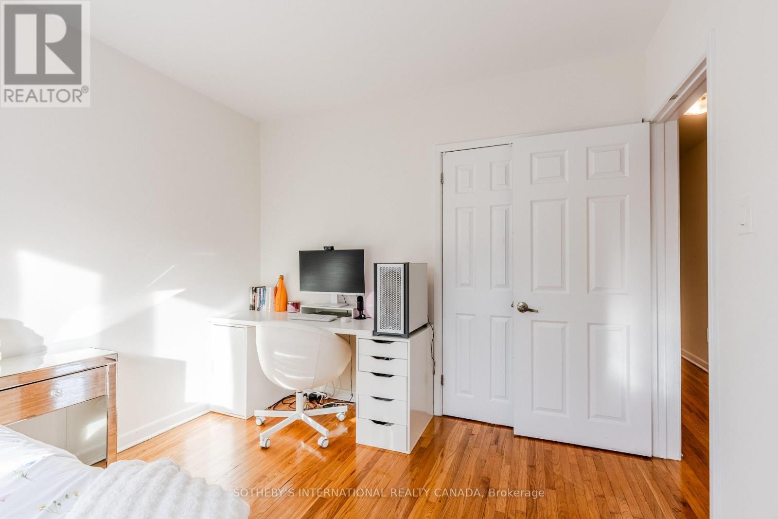 11 Buckhorn Place, Toronto, Ontario  M9V 2P3 - Photo 11 - W12575818