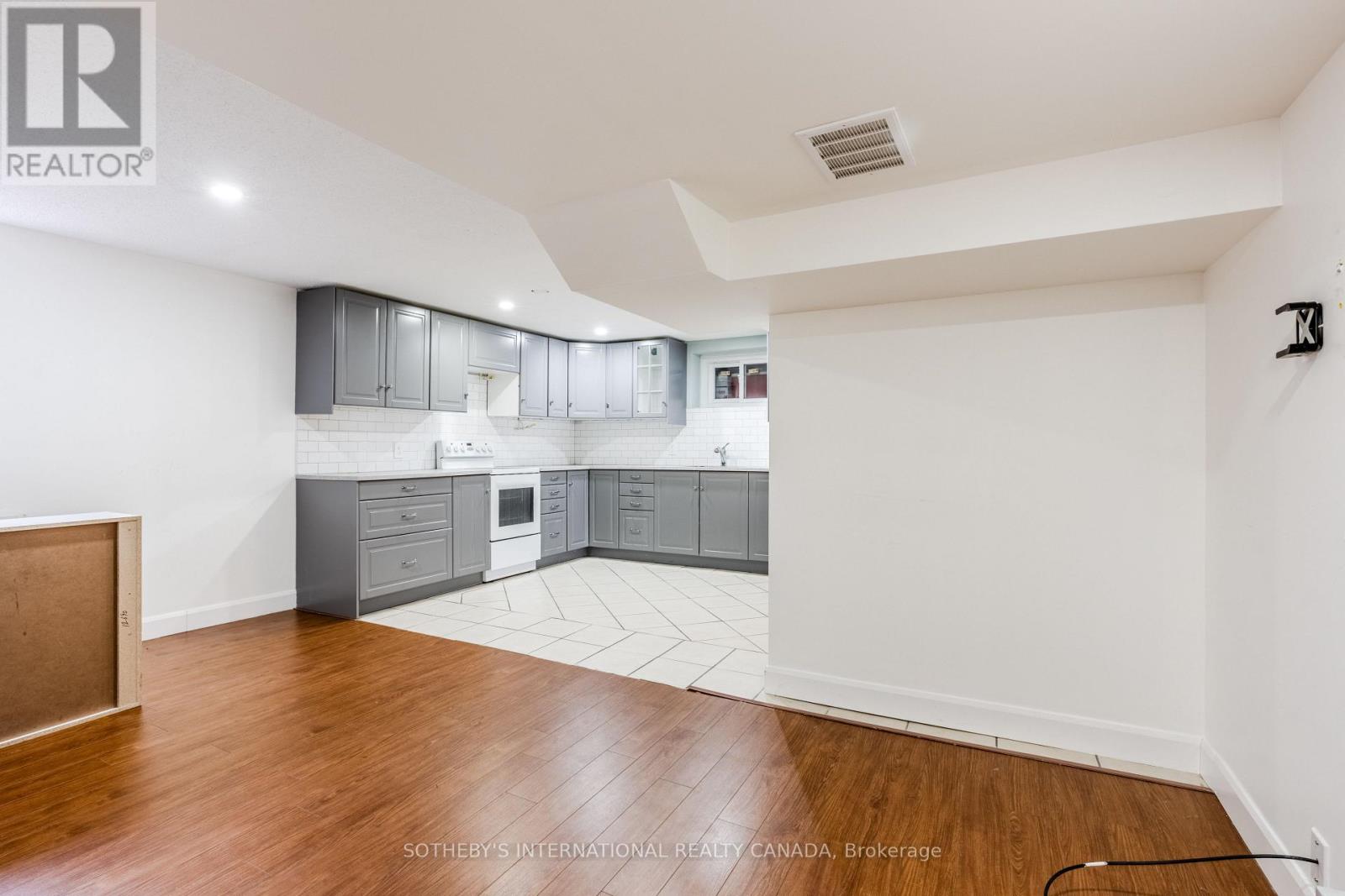 11 Buckhorn Place, Toronto, Ontario  M9V 2P3 - Photo 26 - W12575818