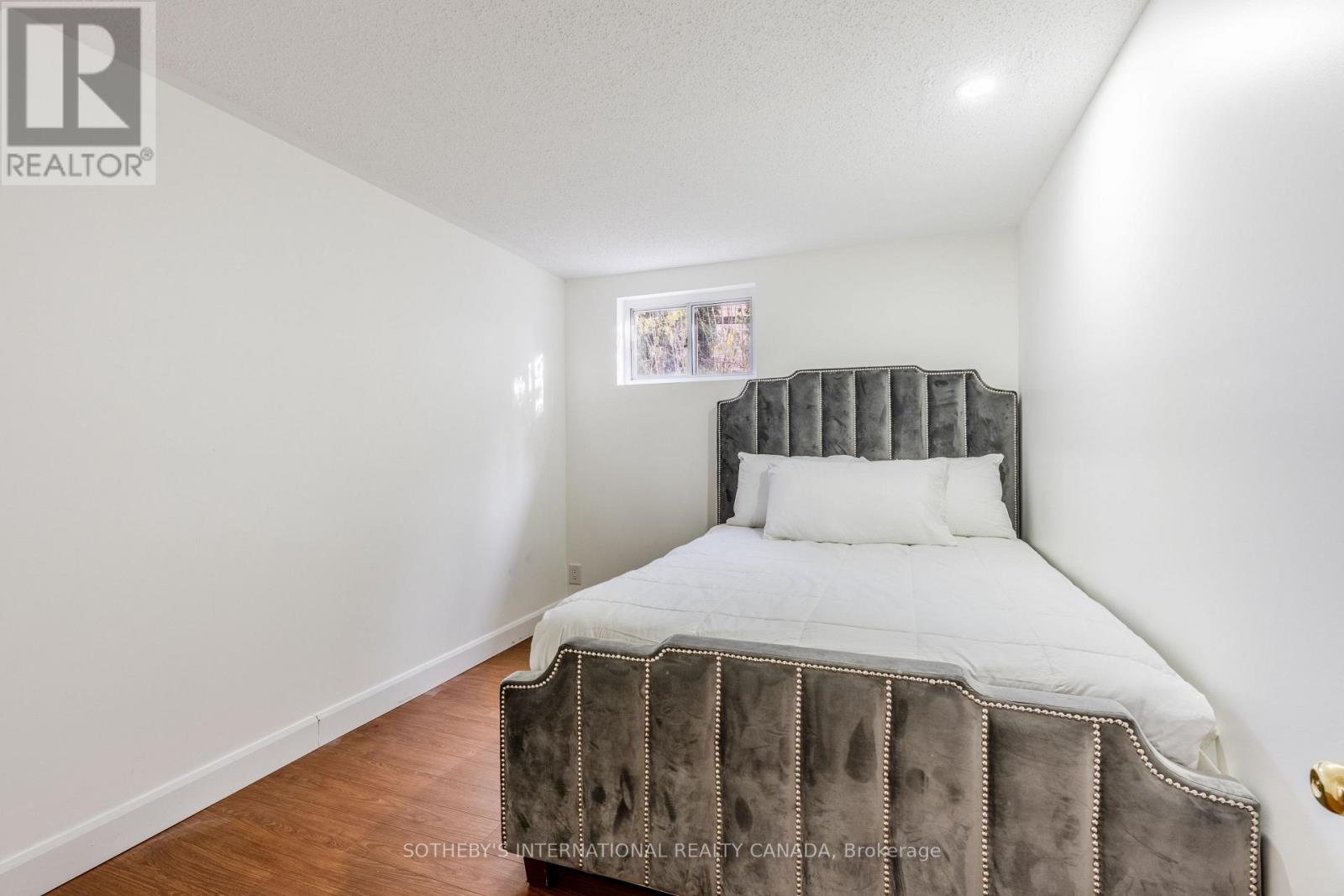 11 Buckhorn Place, Toronto, Ontario  M9V 2P3 - Photo 24 - W12575818