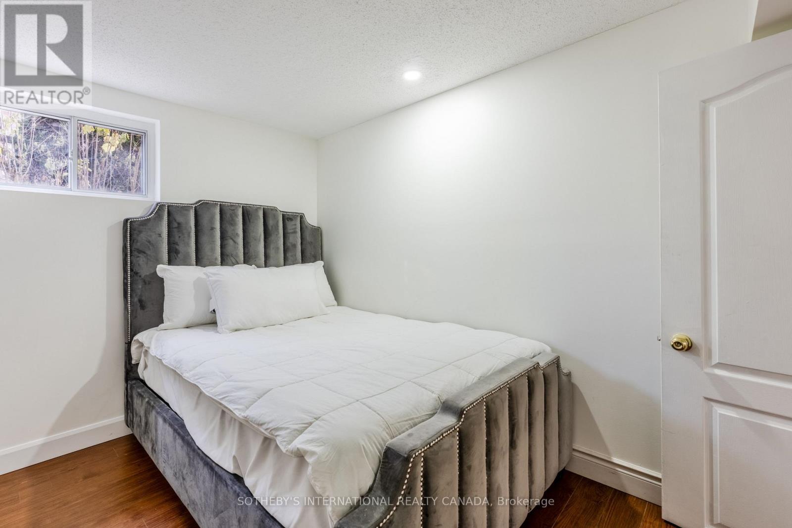 11 Buckhorn Place, Toronto, Ontario  M9V 2P3 - Photo 25 - W12575818