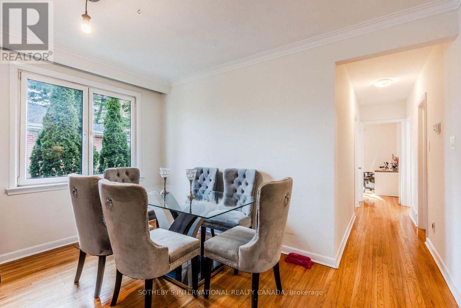 11 Buckhorn Place, Toronto, Ontario  M9V 2P3 - Photo 8 - W12575818