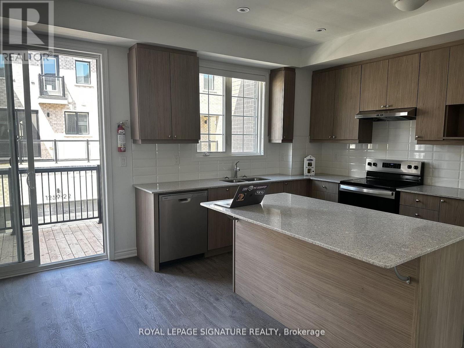 9 - 1259 Lily Crescent, Milton, Ontario  L9E 2C1 - Photo 3 - W12576092