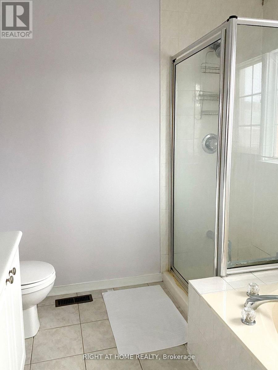 2346 Bankside Drive, Mississauga, Ontario  L5M 6E2 - Photo 17 - W12576098