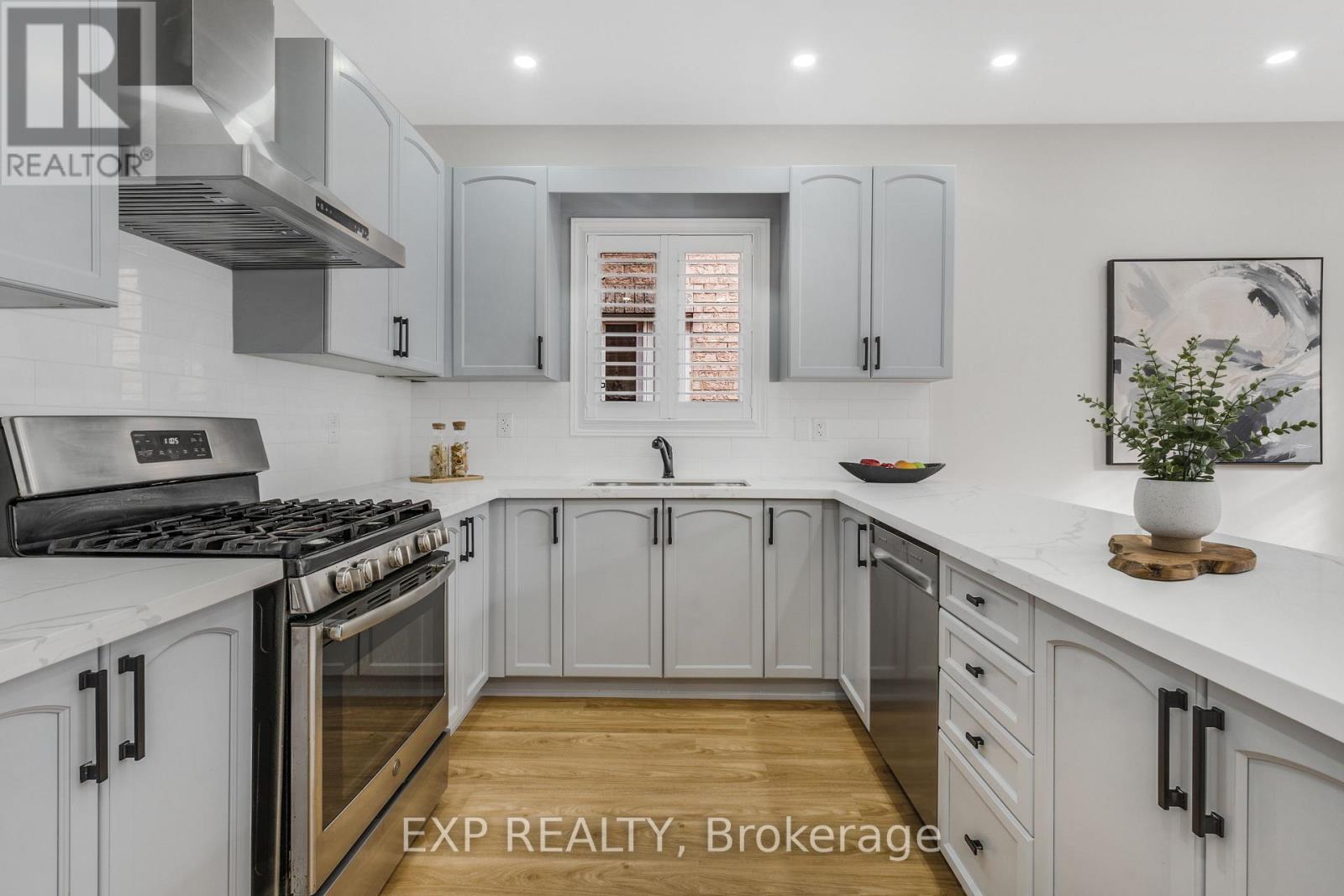 15 Freesia Road, Brampton, Ontario  L7A 0L6 - Photo 12 - W12576116