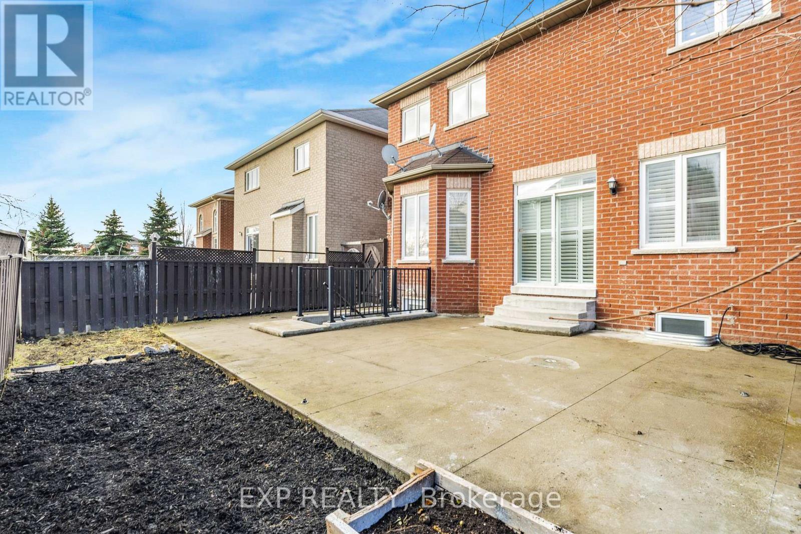 15 Freesia Road, Brampton, Ontario  L7A 0L6 - Photo 36 - W12576116