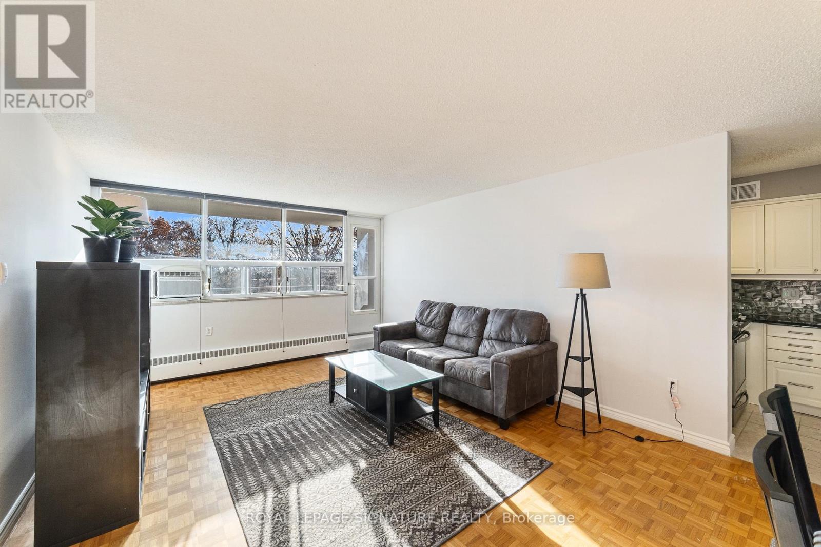 503 - 212 Kerr Street, Oakville, Ontario  L6K 3B1 - Photo 6 - W12576124