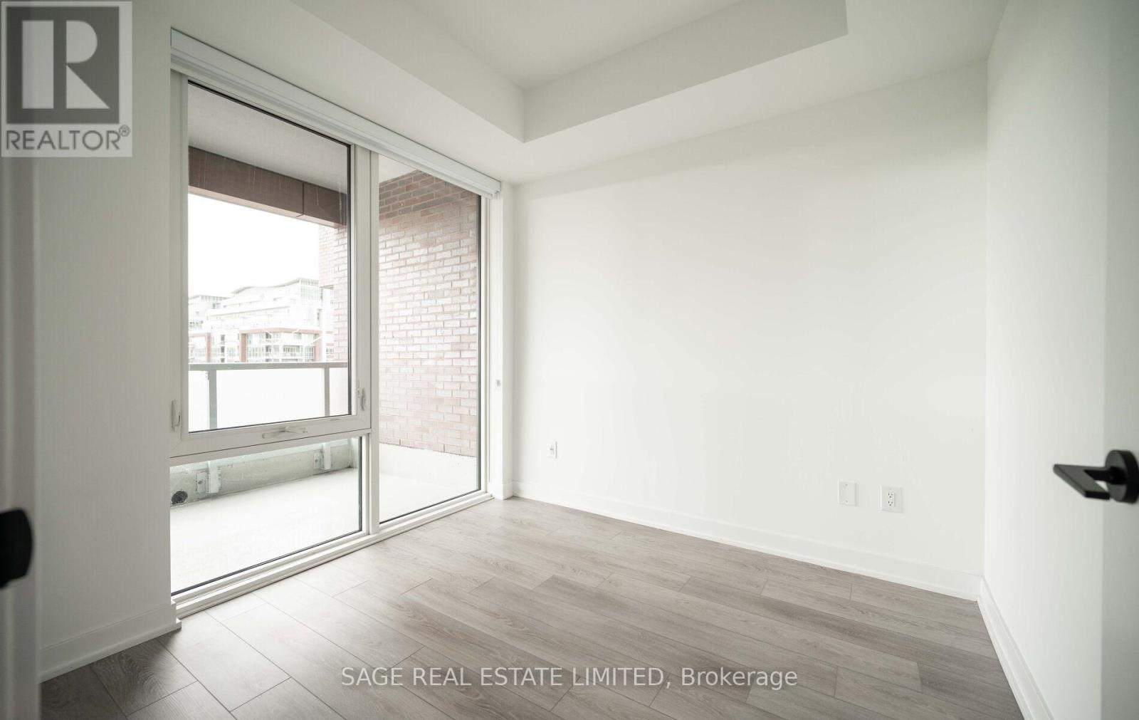 330 - 215 Lakeshore Road W, Mississauga, Ontario  L5H 0A7 - Photo 18 - W12576184