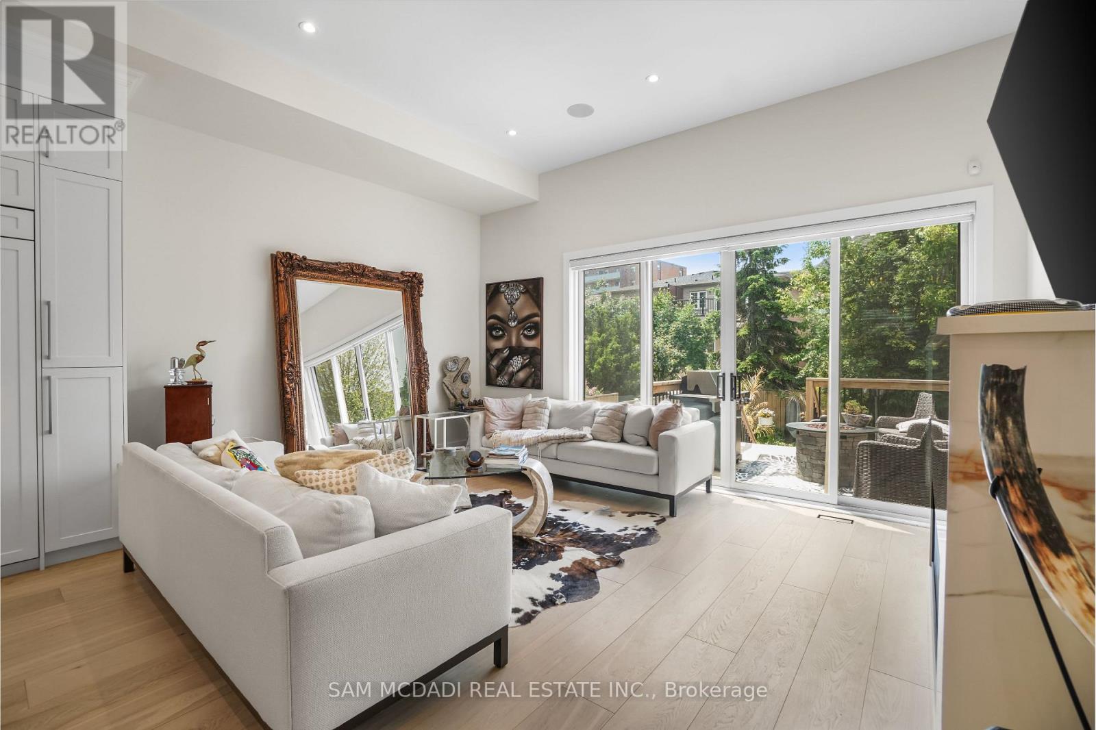 1036 Enola Avenue, Mississauga, Ontario  L5G 4A9 - Photo 16 - W12576212