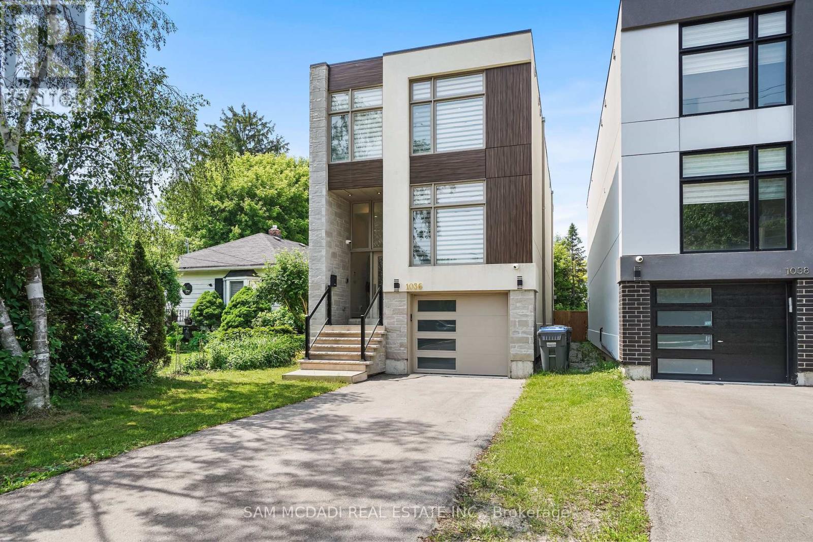 1036 Enola Avenue, Mississauga, Ontario  L5G 4A9 - Photo 3 - W12576212