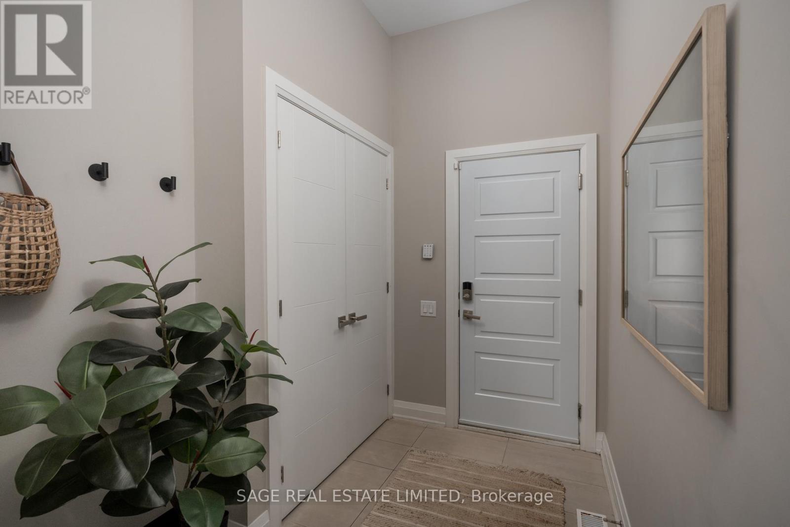 101 Beaver Avenue, Toronto, Ontario  M6H 2G3 - Photo 34 - W12576228