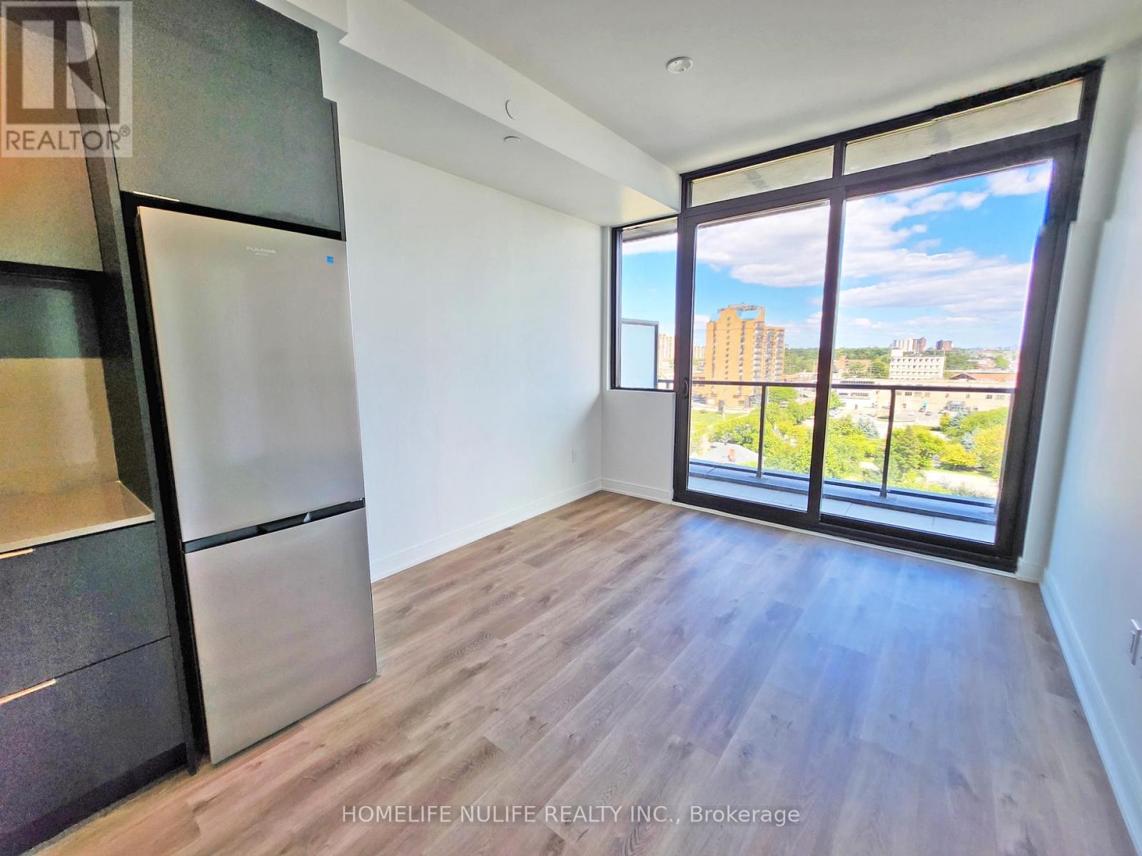 819 - 3009 Novar Road, Mississauga, Ontario  L5B 0P9 - Photo 4 - W12576256