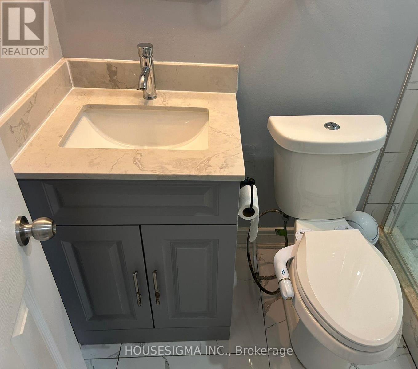 24 Neville Crescent, Brampton, Ontario  L6S 5L1 - Photo 2 - W12576260