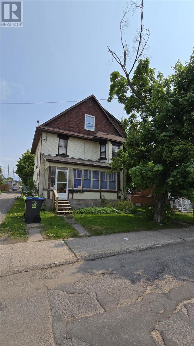 178 Spring St, Sault Ste. Marie, Ontario  P6A 3A5 - Photo 1 - SM253350