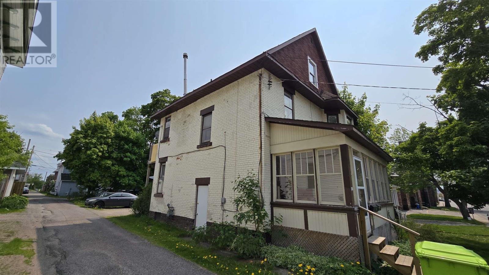 178 Spring St, Sault Ste. Marie, Ontario  P6A 3A5 - Photo 3 - SM253350