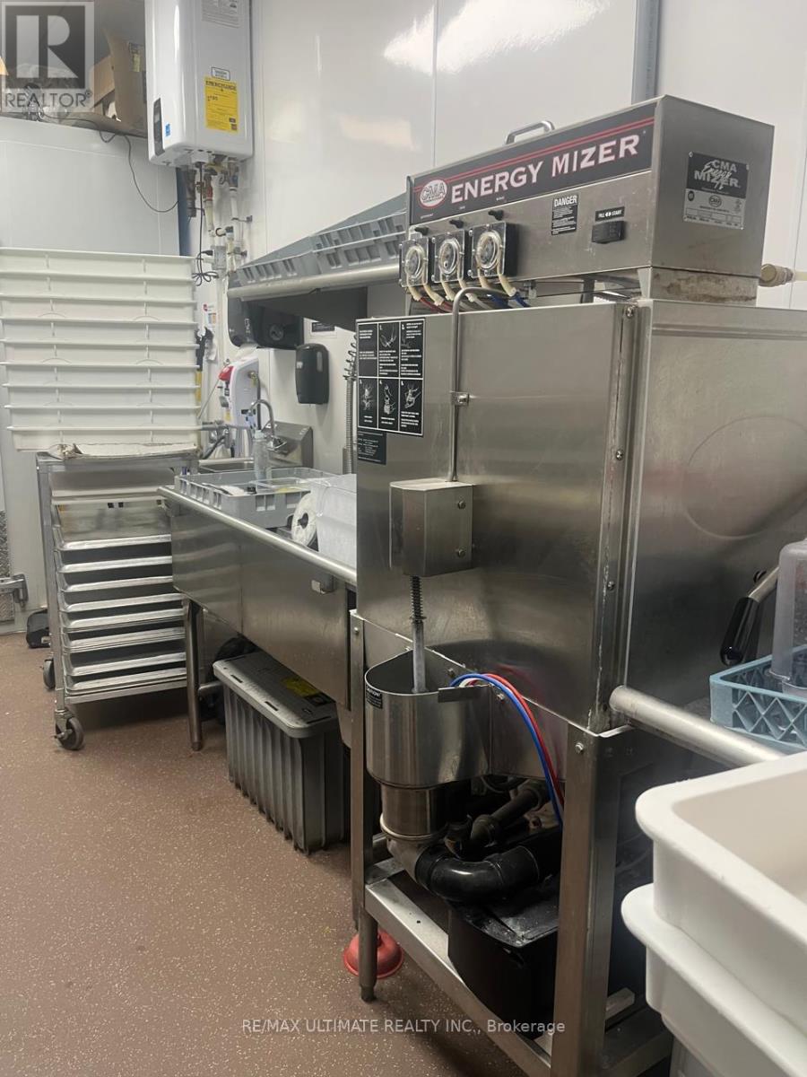 73 King Street W, Kitchener, Ontario  N2G 1X2 - Photo 8 - X12576046