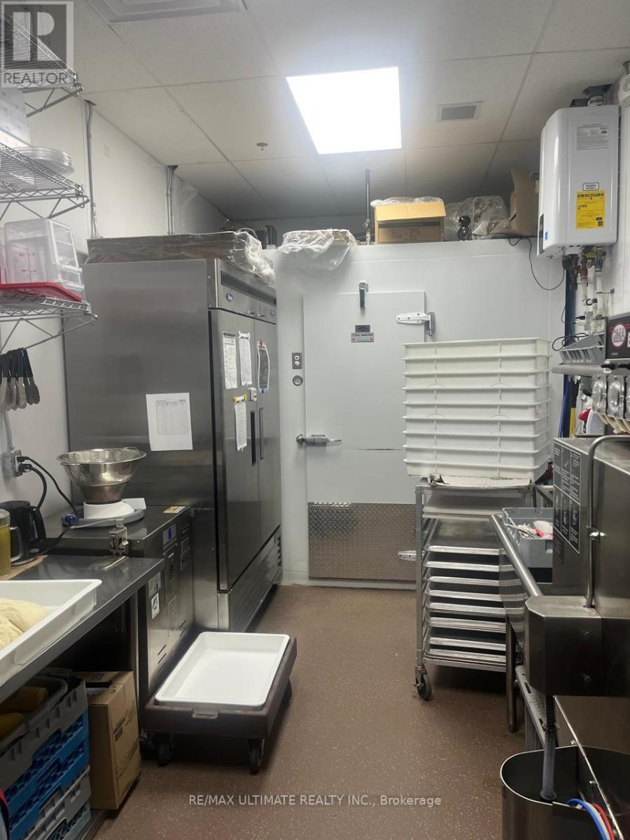 73 King Street W, Kitchener, Ontario  N2G 1X2 - Photo 9 - X12576046