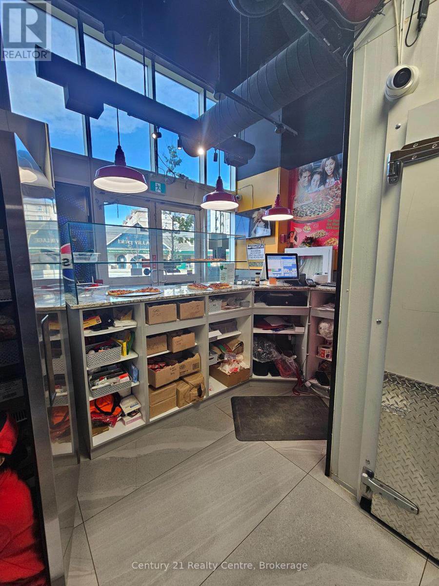 131 University Avenue W, Waterloo, Ontario  N2L 0J9 - Photo 10 - X12576062