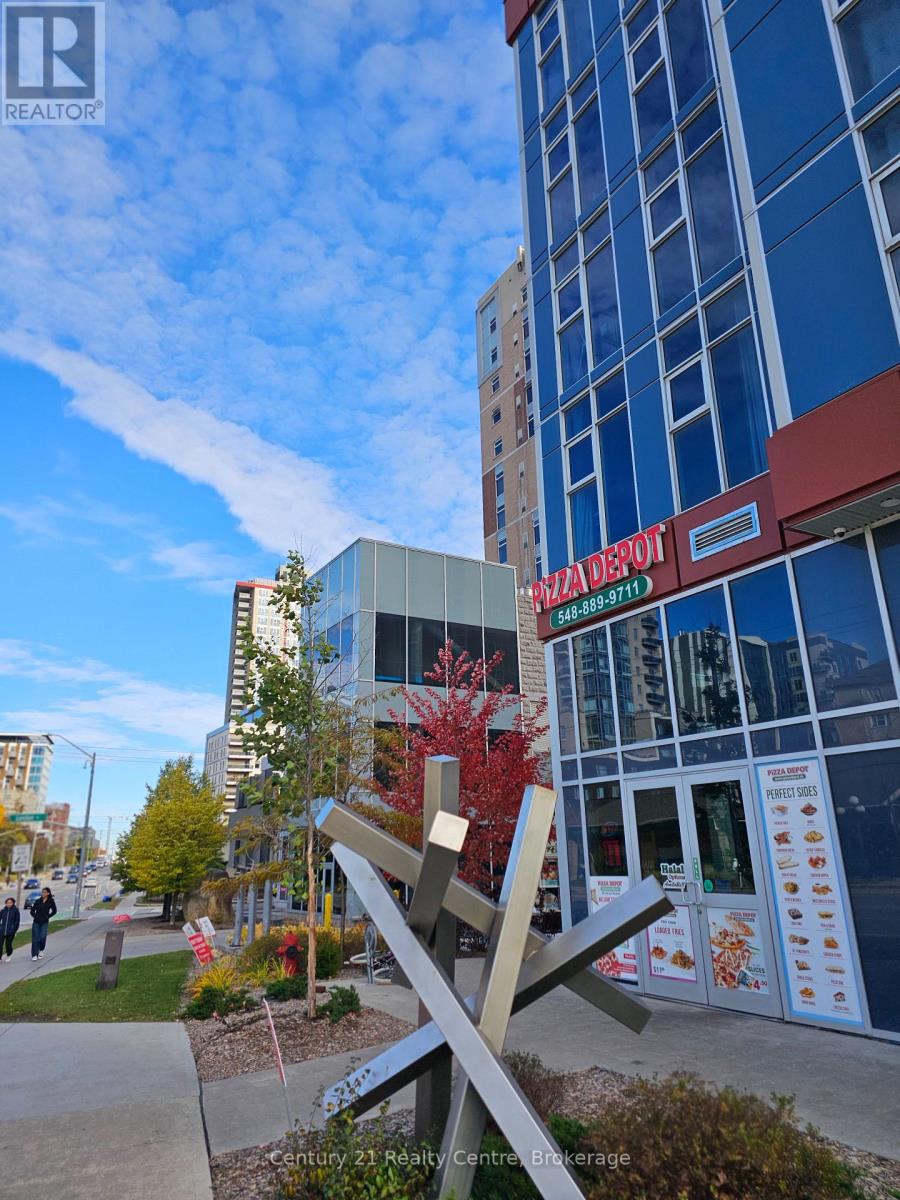 131 University Avenue W, Waterloo, Ontario  N2L 0J9 - Photo 2 - X12576062