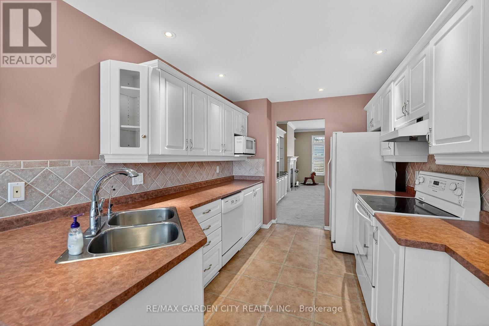 39 - 212 Glen Morris Dr. Drive E, St. Catharines, Ontario  L2T 4C5 - Photo 6 - X12576280