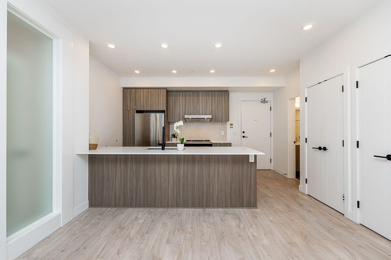 512 32838 Landeau Place, Abbotsford, British Columbia  V2S 0M6 - Photo 1 - R3068983