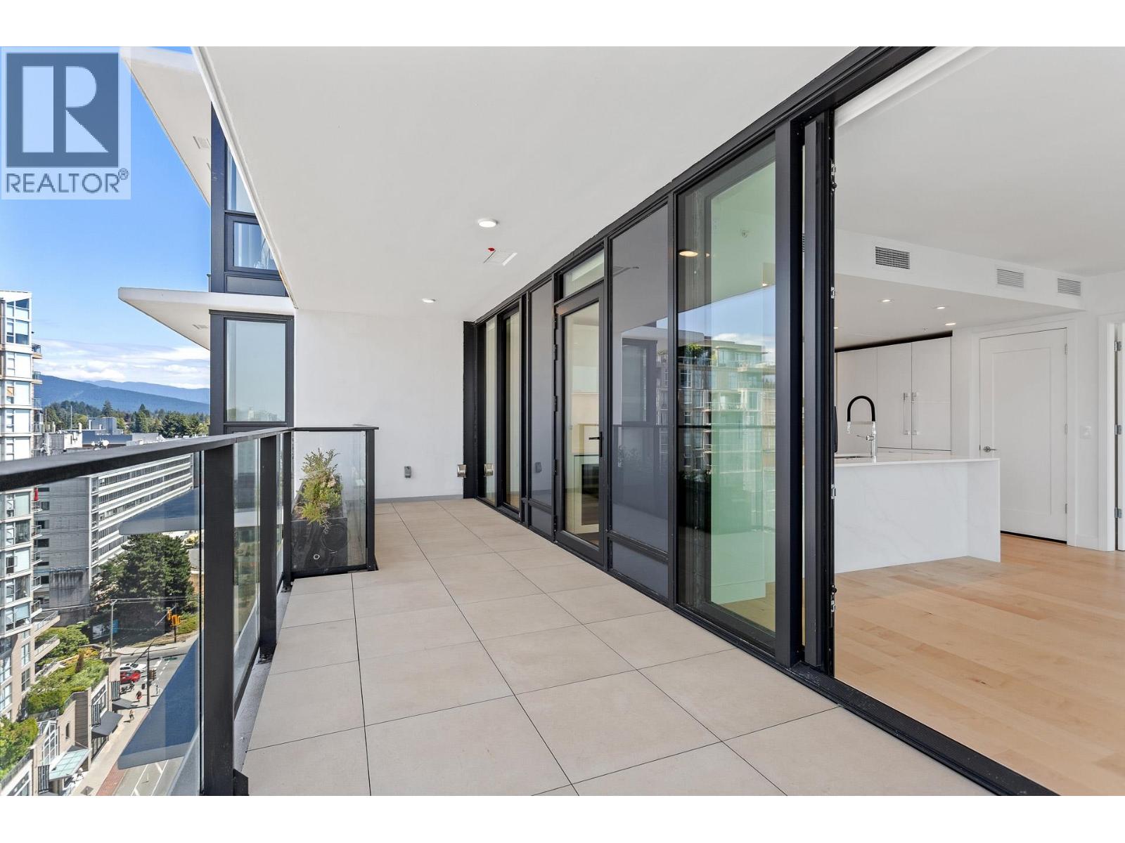 1406 135 E 13th Street, North Vancouver, British Columbia  V7L 0J8 - Photo 12 - R3070024