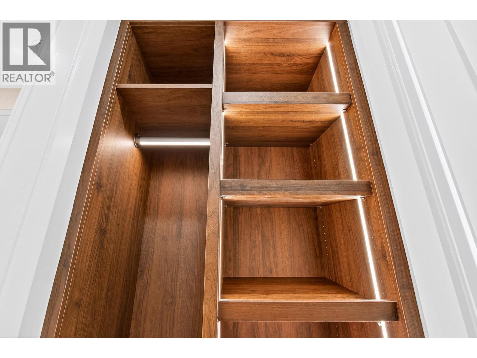 1406 135 E 13th Street, North Vancouver, British Columbia  V7L 0J8 - Photo 30 - R3070024