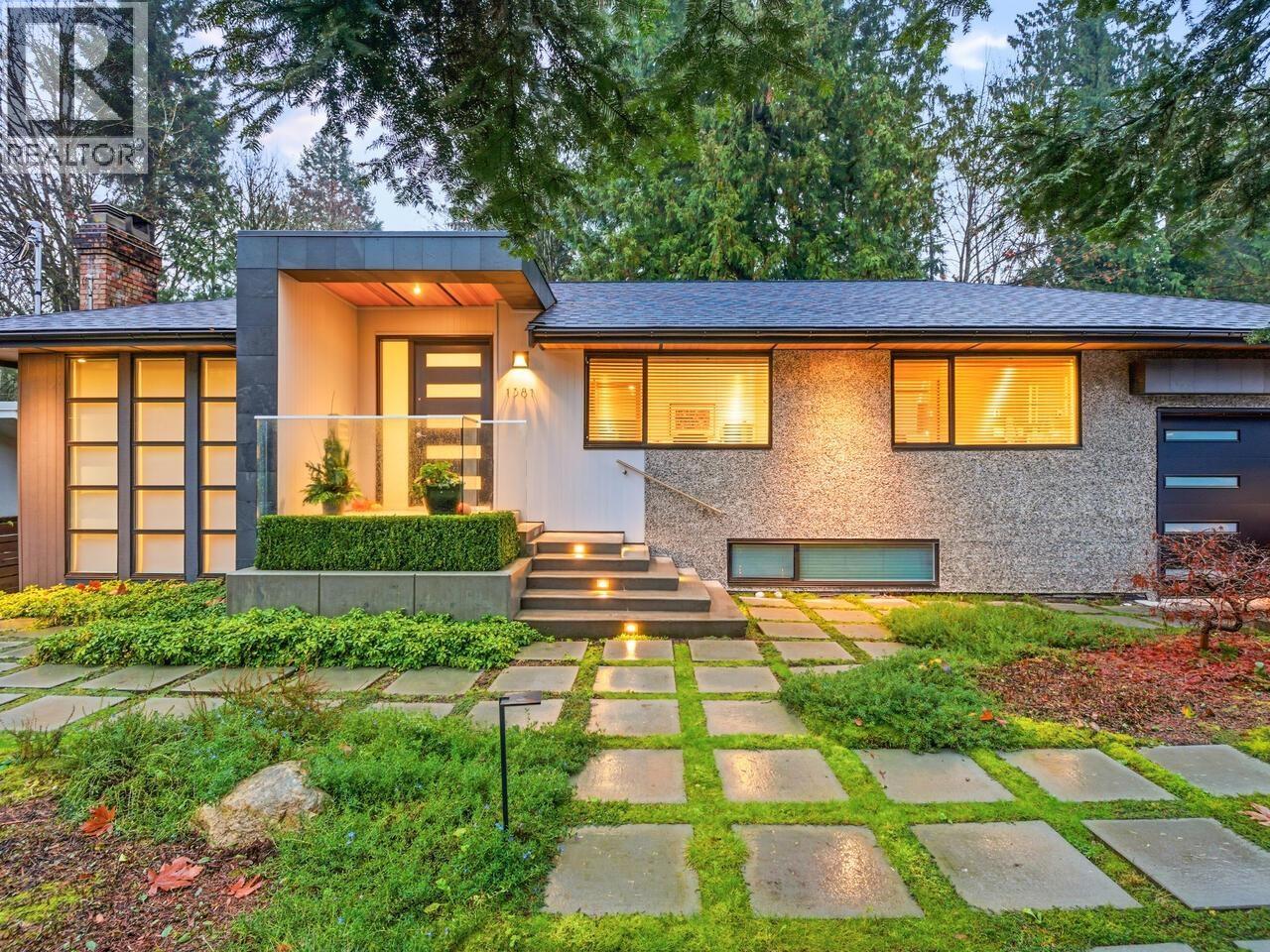 1381 CHINE CRESCENT, Coquitlam, British Columbia