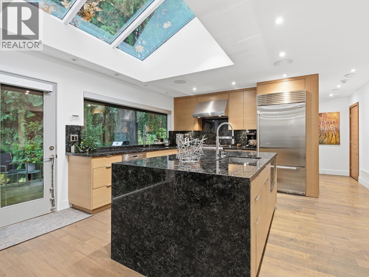 1381 Chine Crescent, Coquitlam, British Columbia  V3J 5X3 - Photo 6 - R3068542