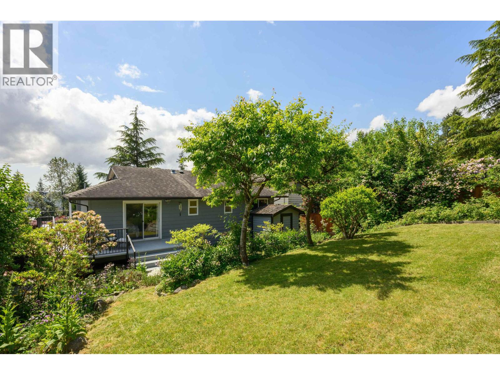 2527 Arundel Lane, Coquitlam, British Columbia  V3K 5R9 - Photo 2 - R3070022