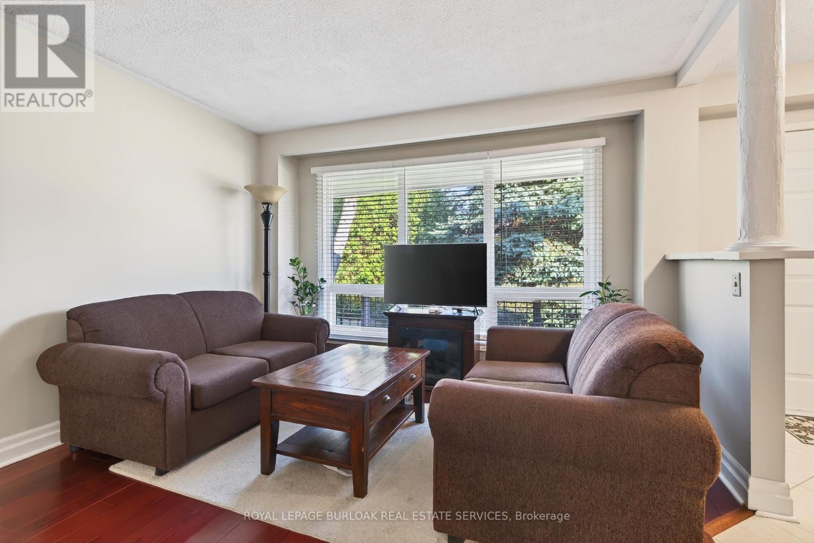 214 Vance Drive, Oakville, Ontario  L6L 3L1 - Photo 13 - W12485656
