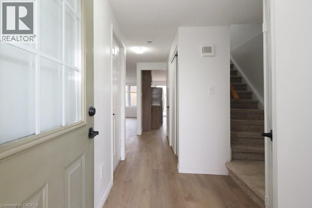 110 Bankside Drive, Kitchener, Ontario N2N 3E2 - Photo 5 - 40790261