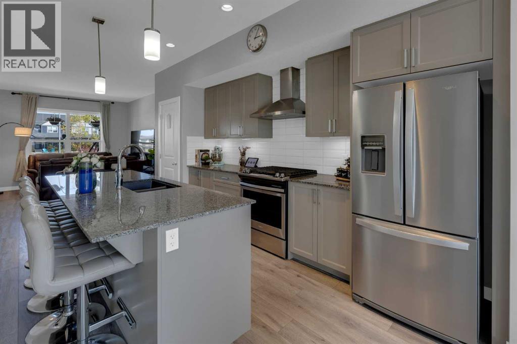 1100 Midtown Lane Sw, Airdrie, Alberta  T4B 4K5 - Photo 3 - A2258384