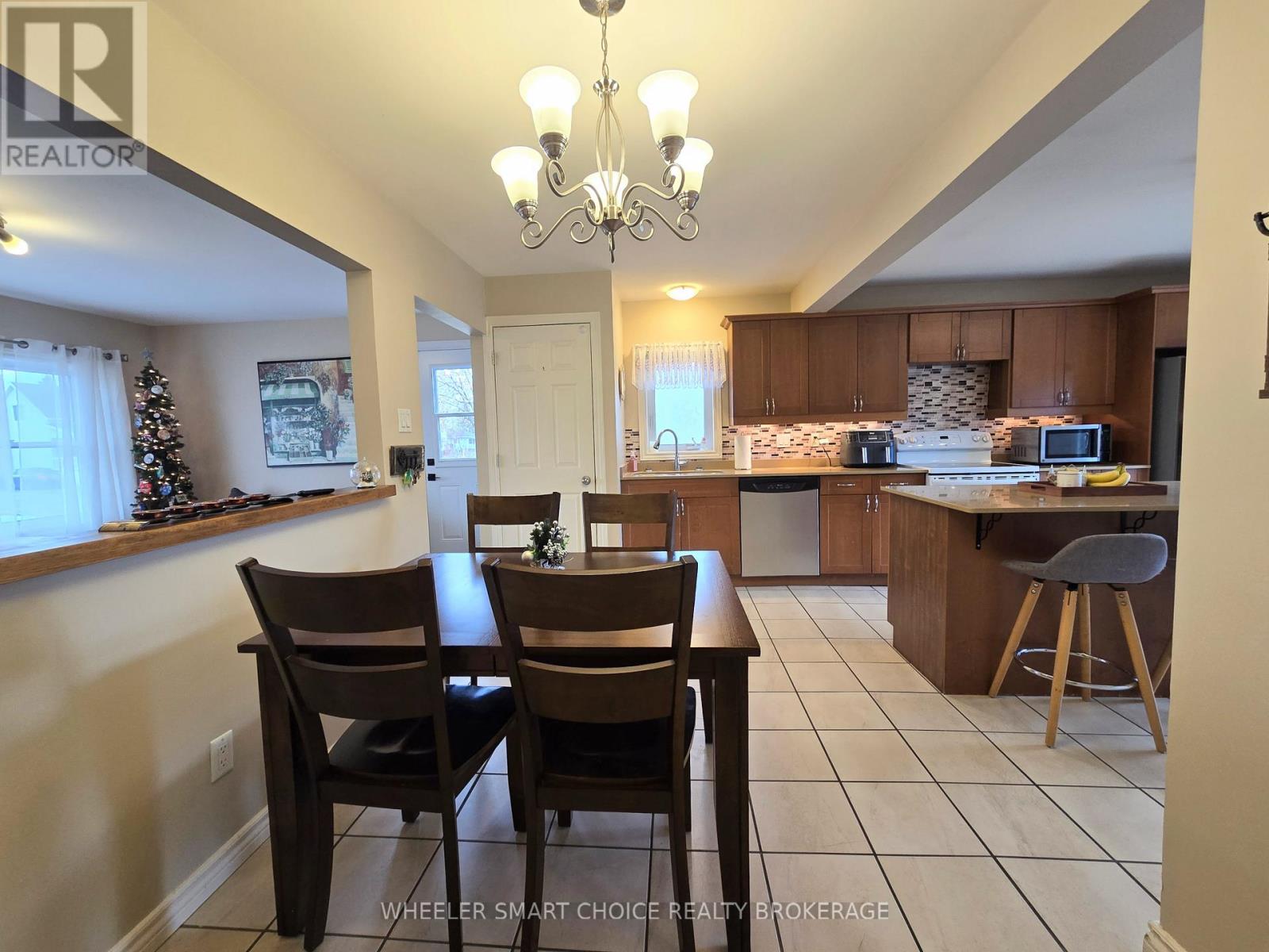 17 Adam Dixon Avenue, South Stormont, Ontario  K0C 1P0 - Photo 12 - X12576376