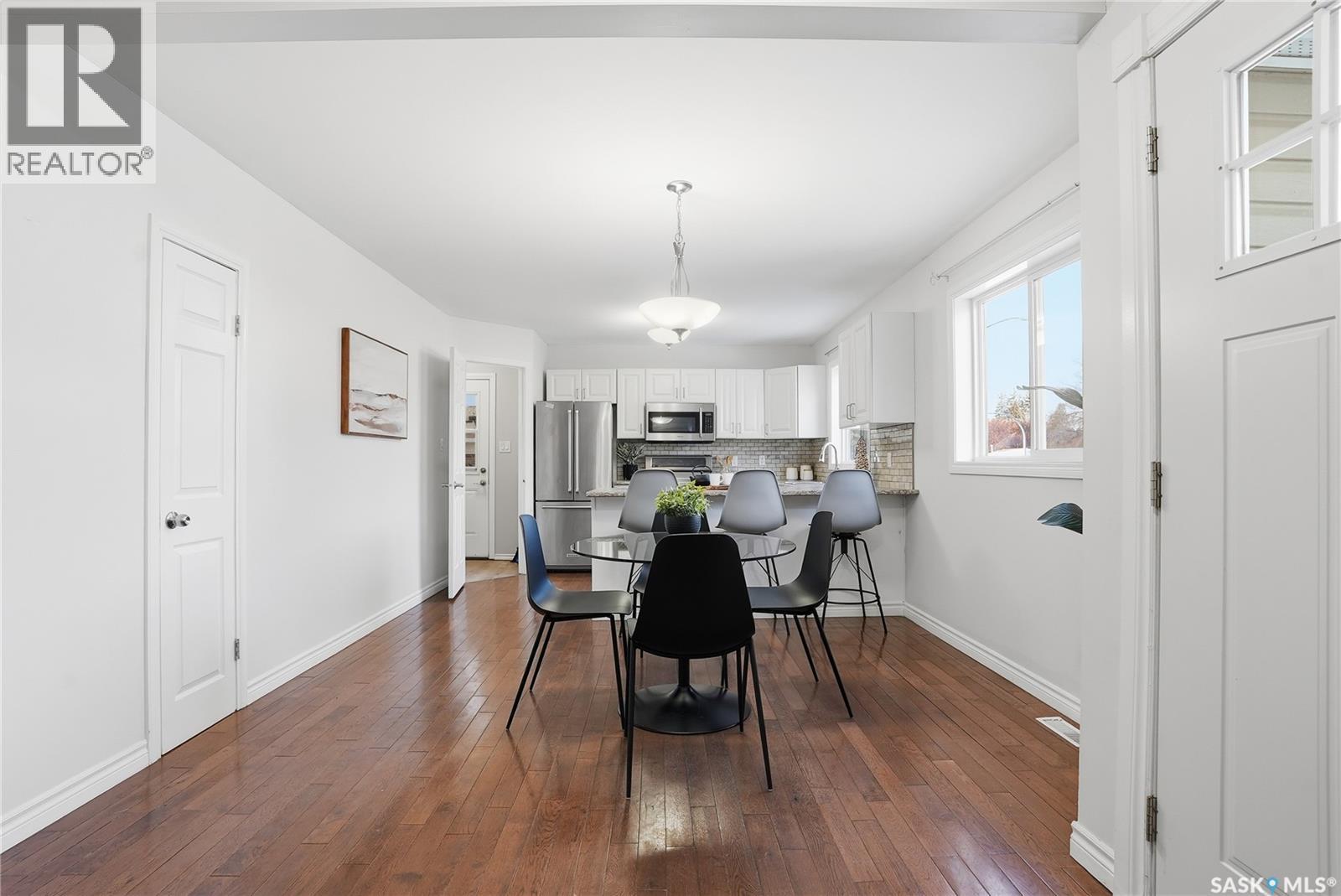 1804 Wilson Crescent, Saskatoon, Saskatchewan  S7J 2N9 - Photo 4 - SK024613