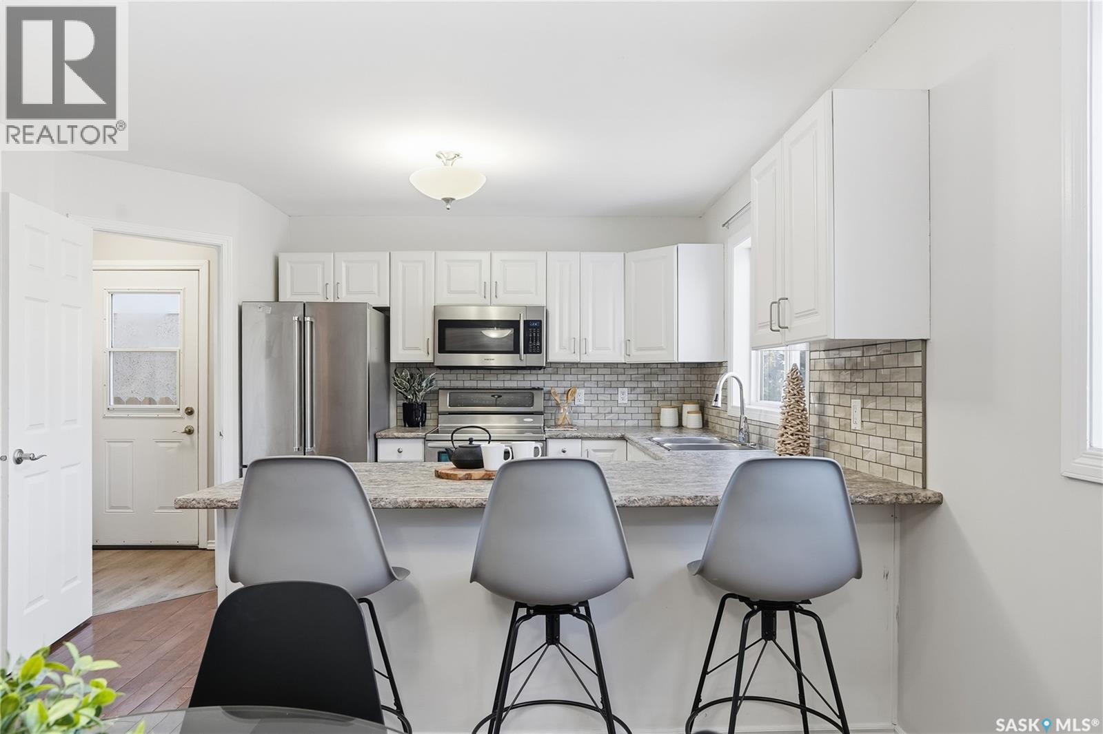 1804 Wilson Crescent, Saskatoon, Saskatchewan  S7J 2N9 - Photo 5 - SK024613