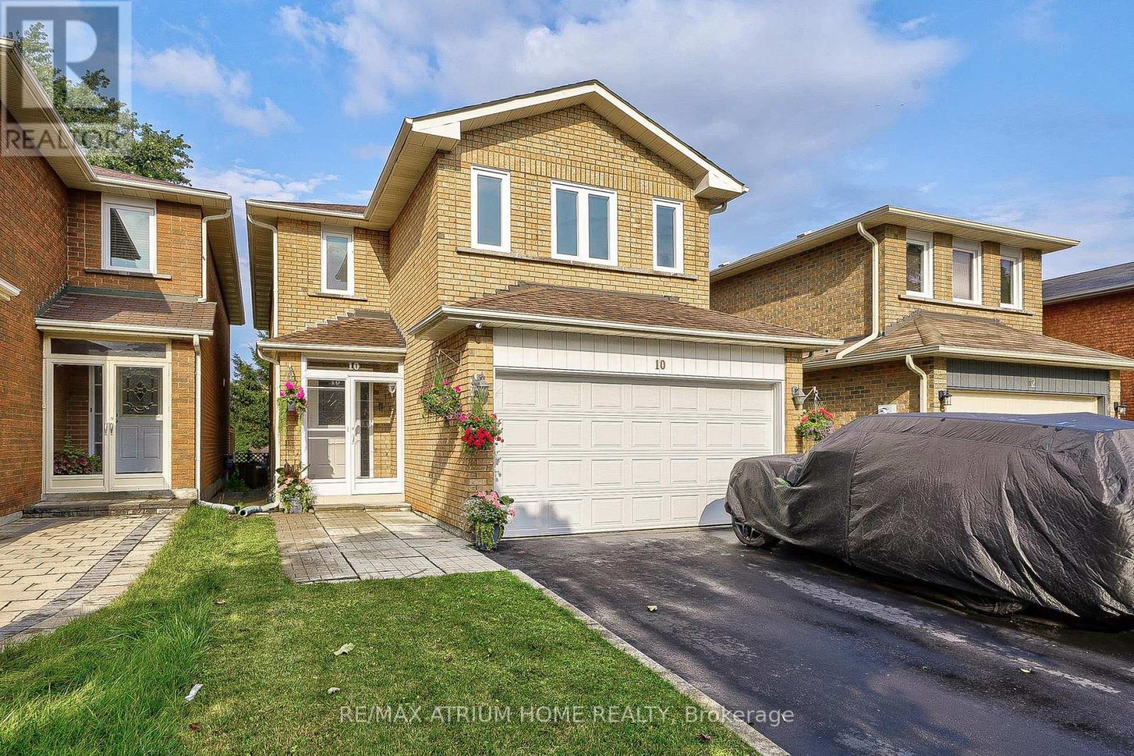 10 Olivewood Drive, Markham, Ontario  L3S 3E3 - Photo 4 - N12575710