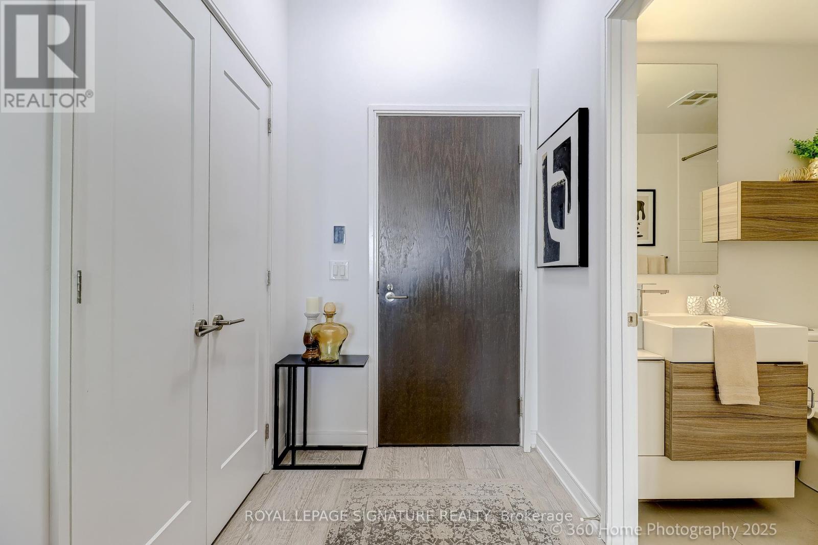 2203 - 88 Scott Street, Toronto, Ontario  M5E 0A9 - Photo 11 - C12576362