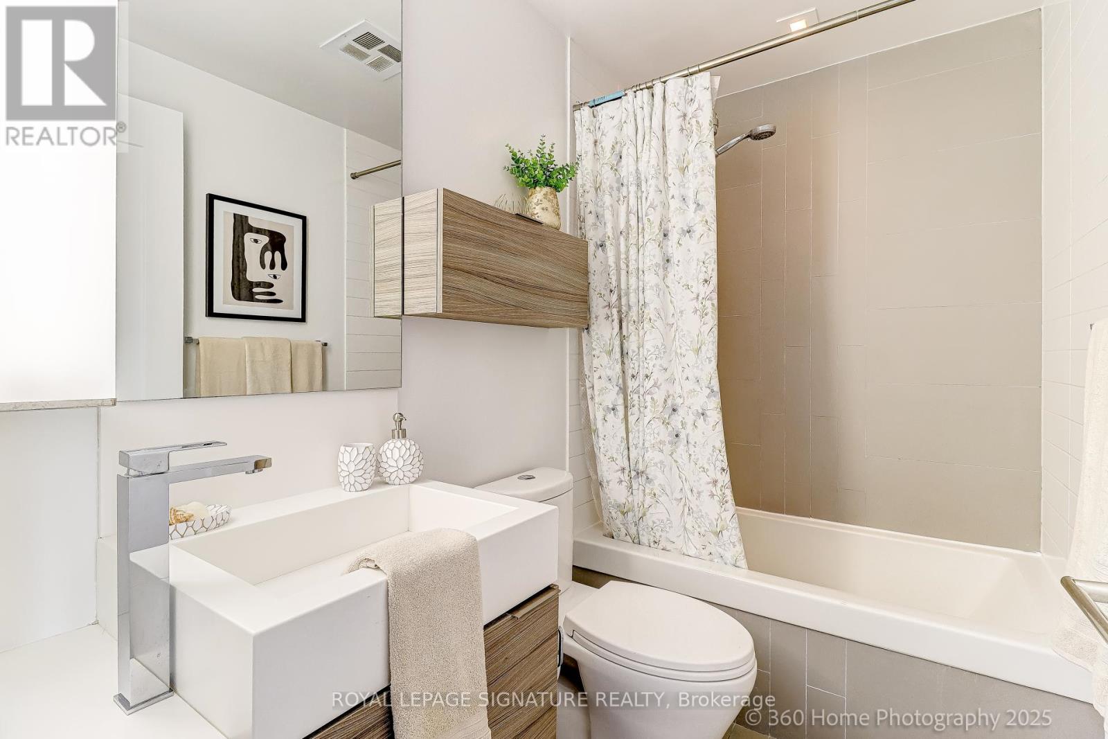 2203 - 88 Scott Street, Toronto, Ontario  M5E 0A9 - Photo 12 - C12576362