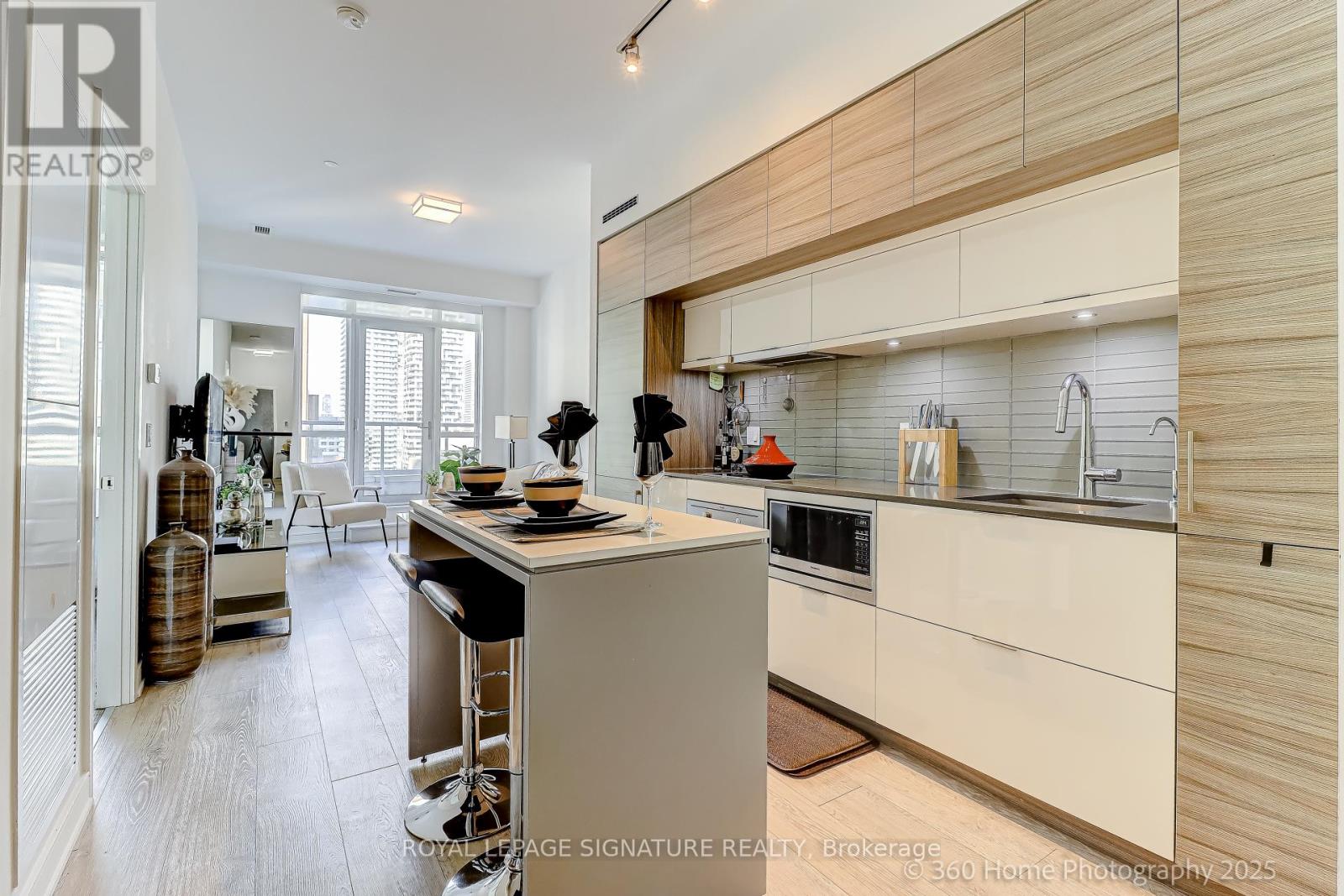 2203 - 88 Scott Street, Toronto, Ontario  M5E 0A9 - Photo 14 - C12576362