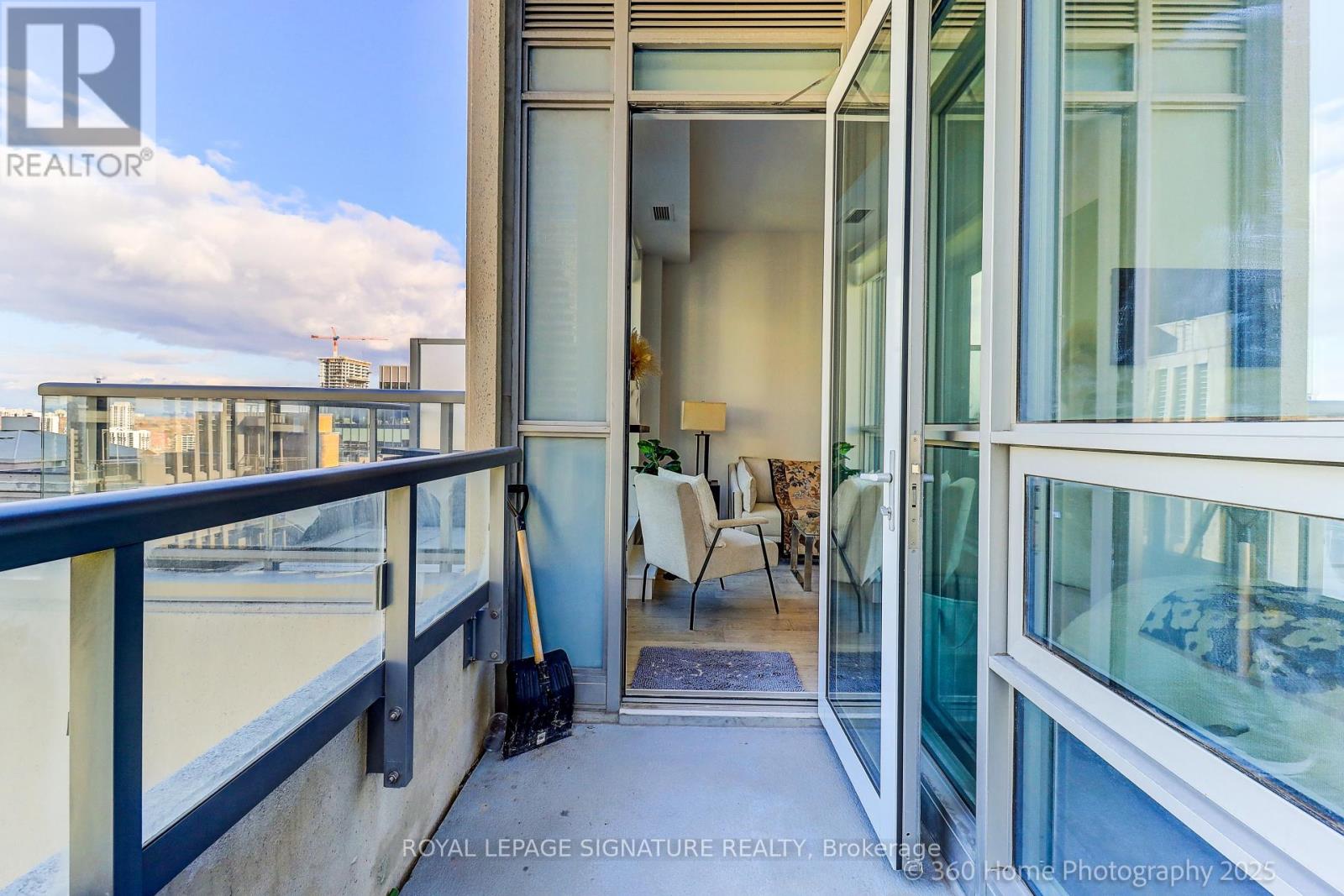 2203 - 88 Scott Street, Toronto, Ontario  M5E 0A9 - Photo 19 - C12576362