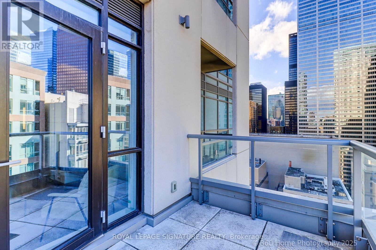 2203 - 88 Scott Street, Toronto, Ontario  M5E 0A9 - Photo 24 - C12576362