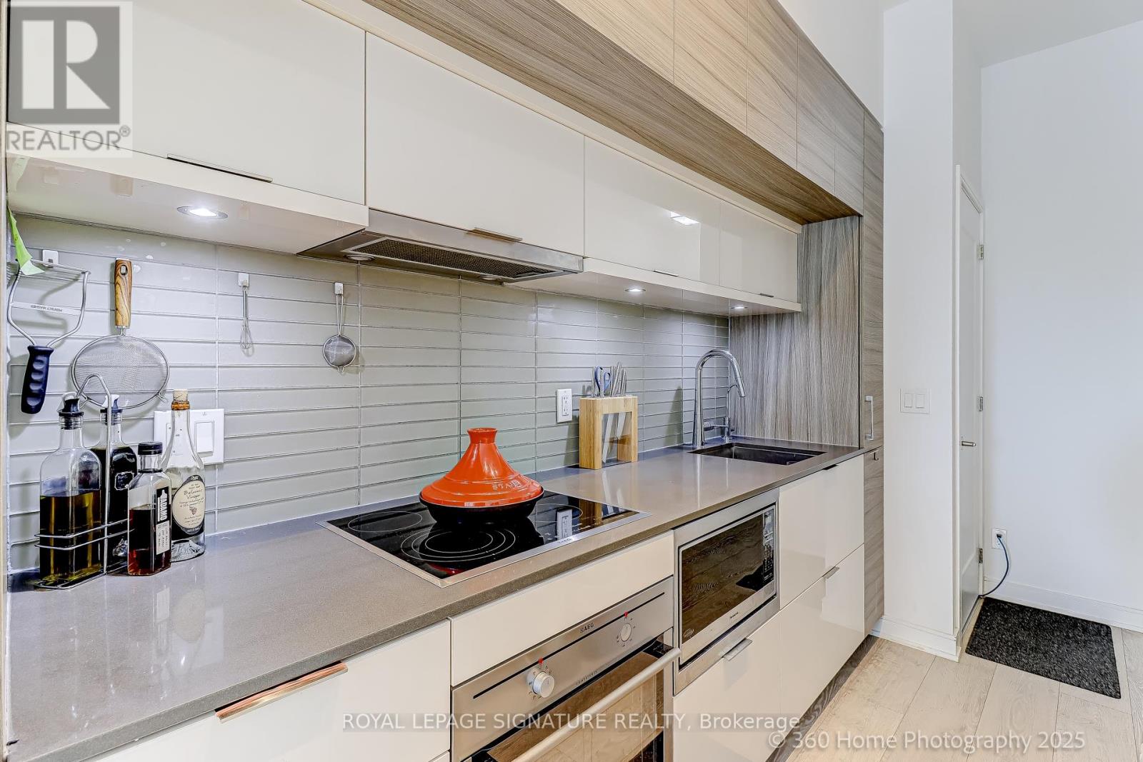 2203 - 88 Scott Street, Toronto, Ontario  M5E 0A9 - Photo 5 - C12576362