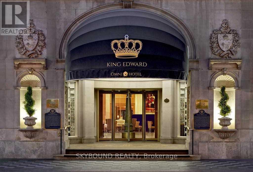 415 - 22 LEADER LANE, Toronto, Ontario