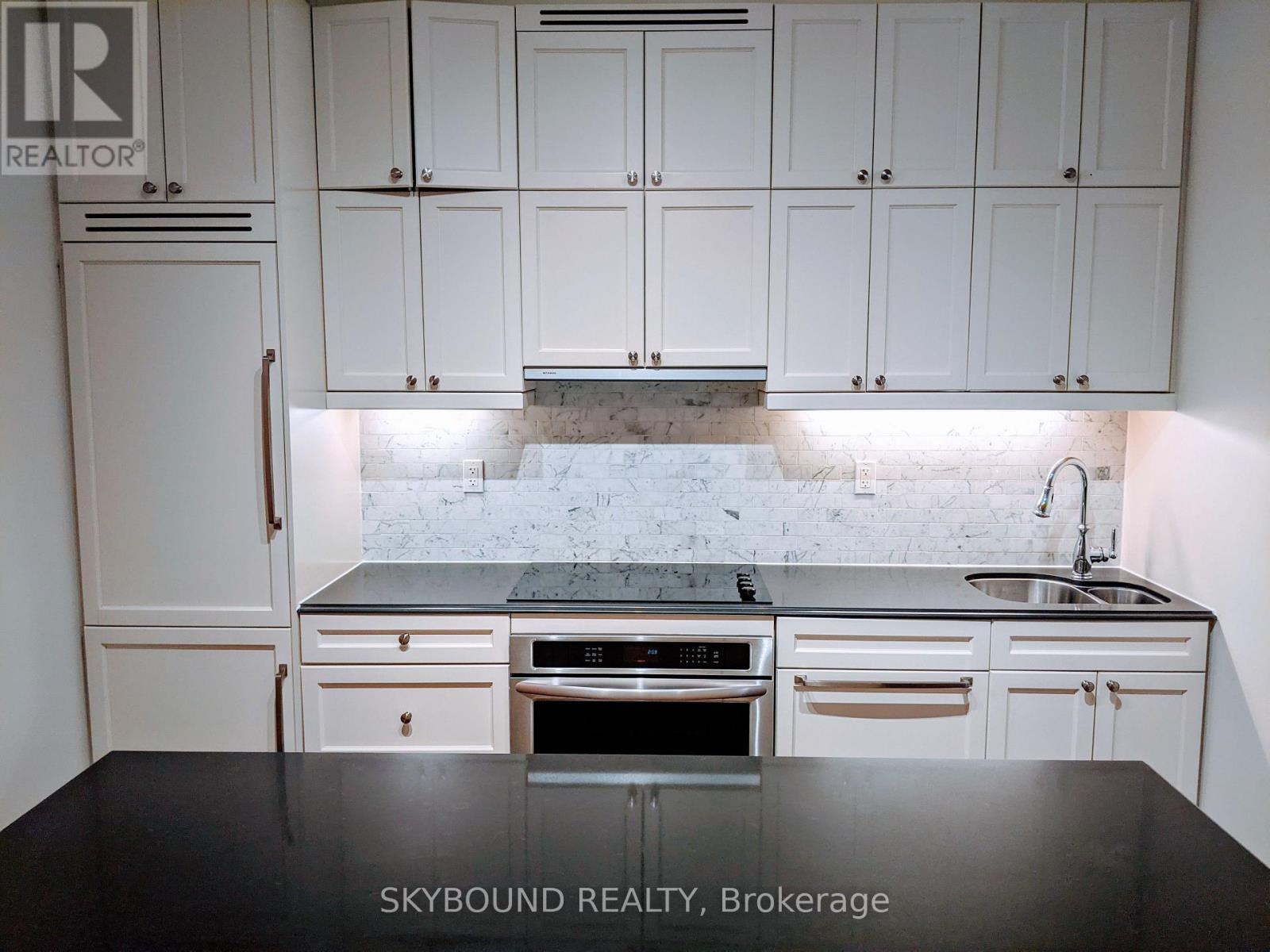 415 - 22 Leader Lane, Toronto, Ontario  M5E 0B2 - Photo 14 - C12576374