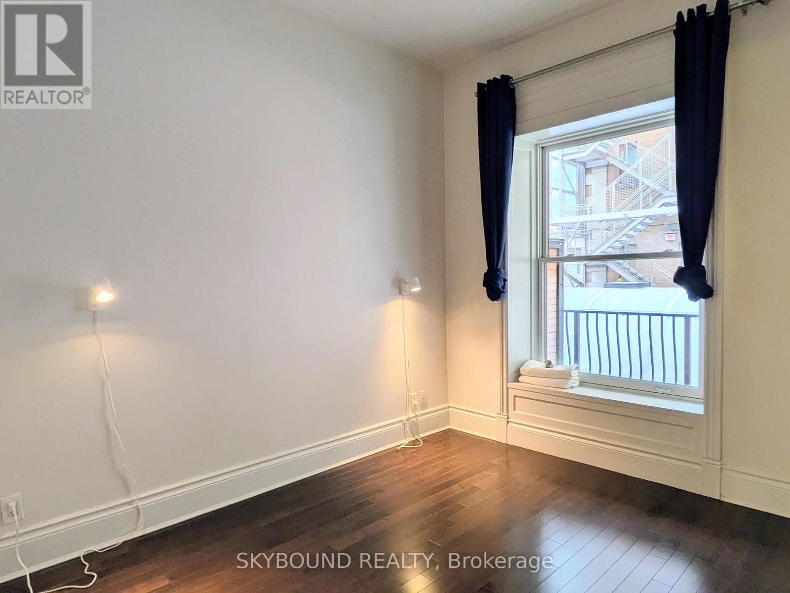 415 - 22 Leader Lane, Toronto, Ontario  M5E 0B2 - Photo 23 - C12576374