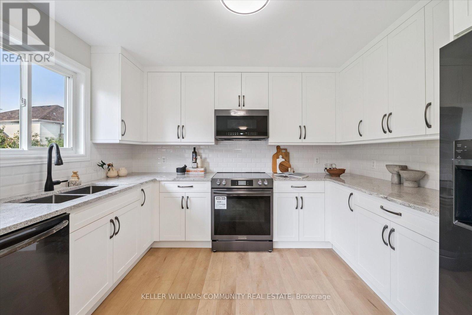 151 Parcells Crescent, Peterborough West (South), Ontario  K9K 2R2 - Photo 14 - X12576546